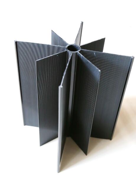 アルミニウムめっき、アルミニウム加工、機械用アルミニウム材料、電気用アルミニウム材料は、それぞれの分野で次のような特長を持っています。